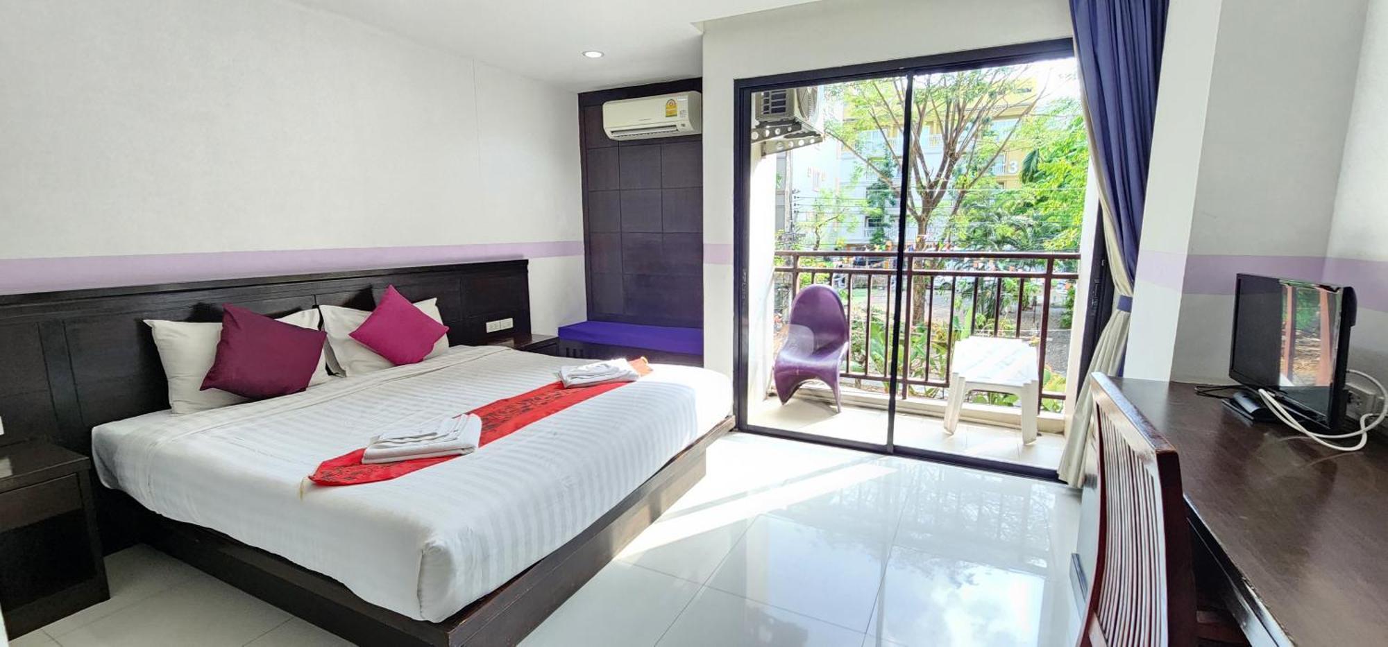 D C Patong Exterior foto