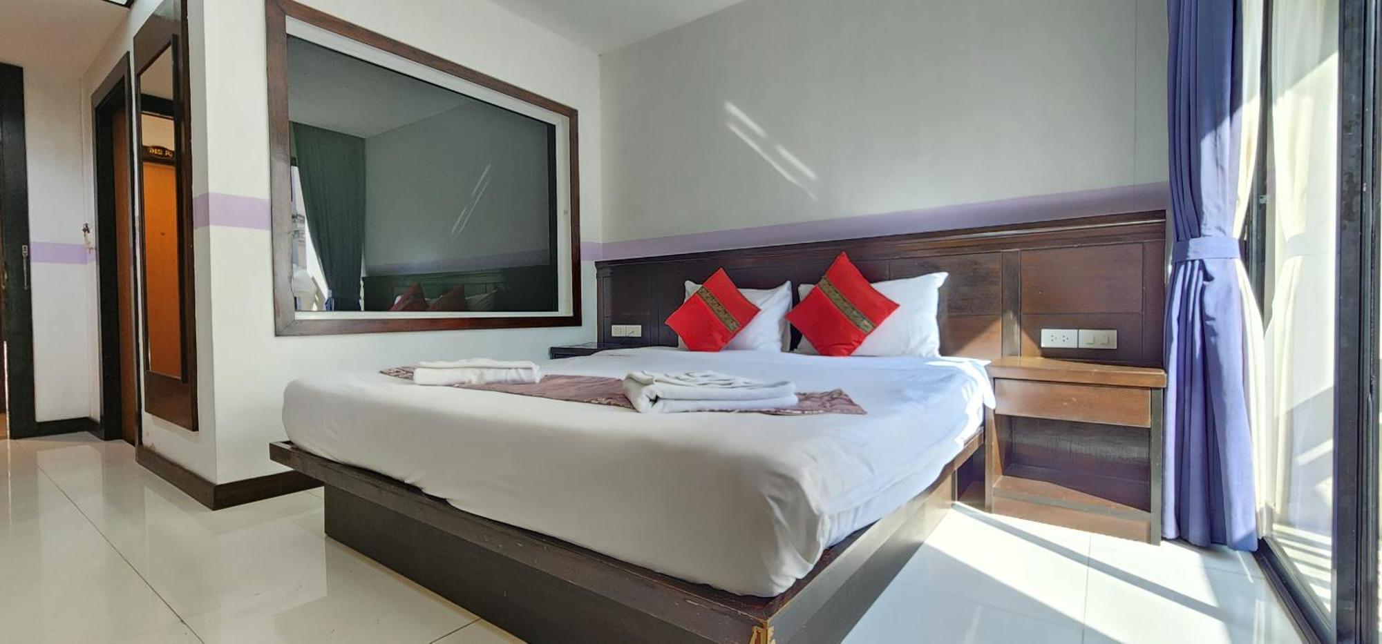 D C Patong Exterior foto