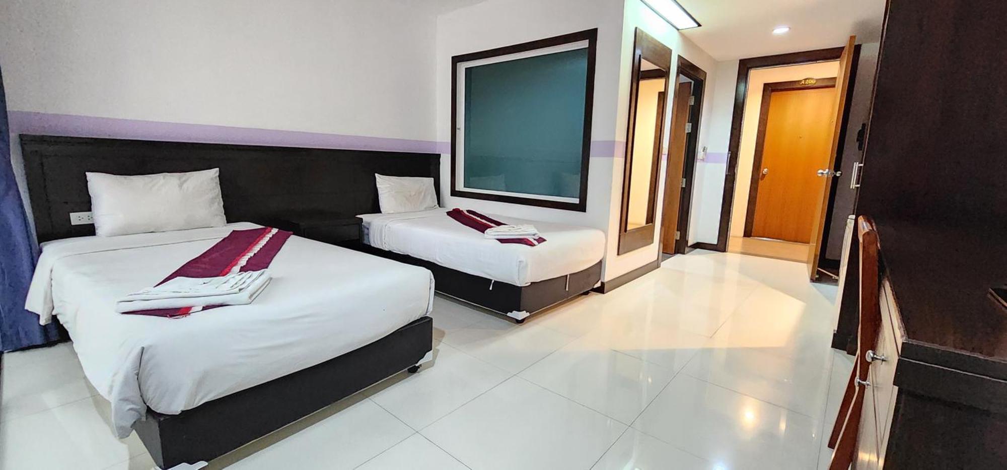 D C Patong Exterior foto