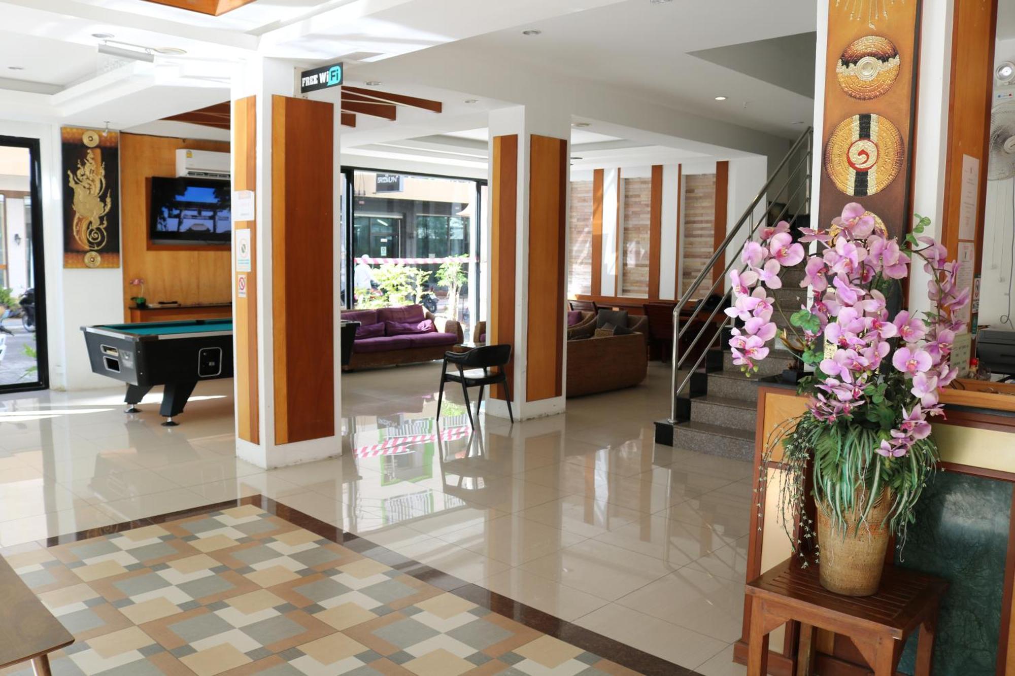 D C Patong Exterior foto