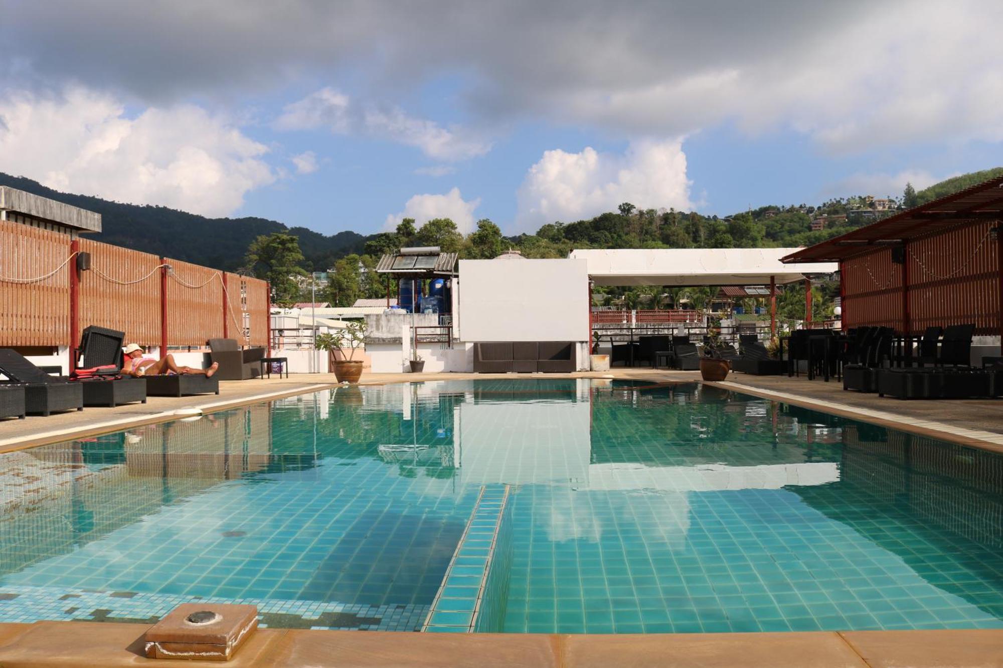 D C Patong Exterior foto